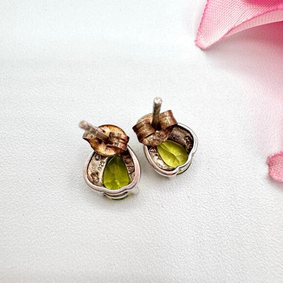 Vintage Green Peridot? CZ Stud Earrings 925 Sterling Silver Teardrop Leaf Tested - Picture 9 of 14